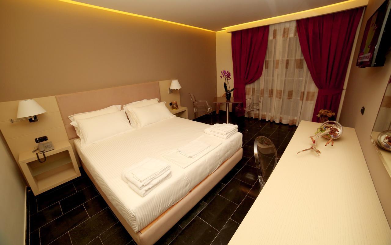 Vlorë Hotel Palace מראה חיצוני תמונה