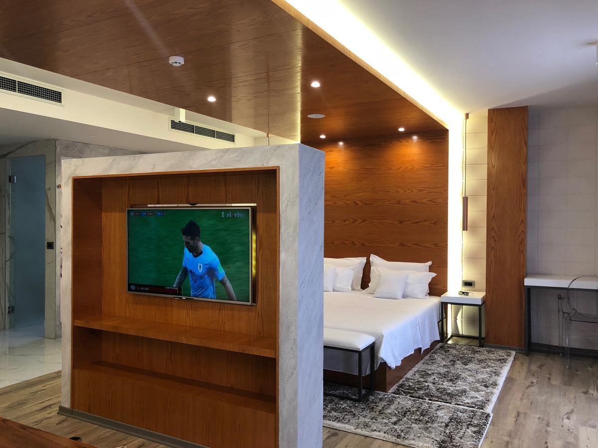 Vlorë Hotel Palace מראה חיצוני תמונה